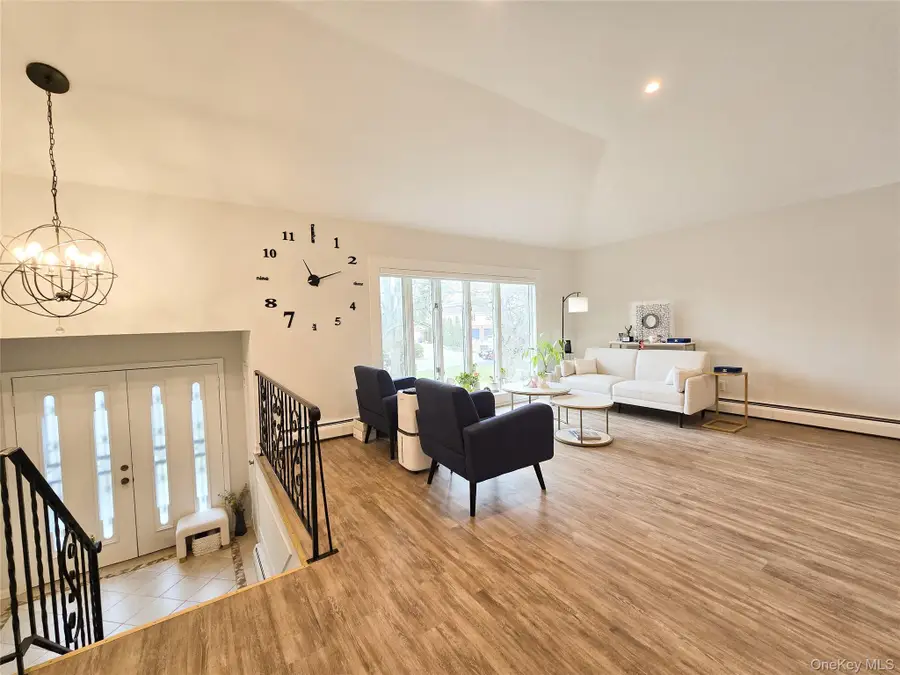 112 Crescent Drive, Searingtown, NY 11507 - #3