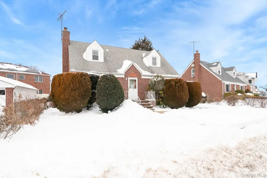 2 Parkview Place, Elmont, NY 11003 - #2