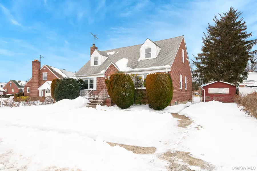 2 Parkview Place, Elmont, NY 11003 - #3