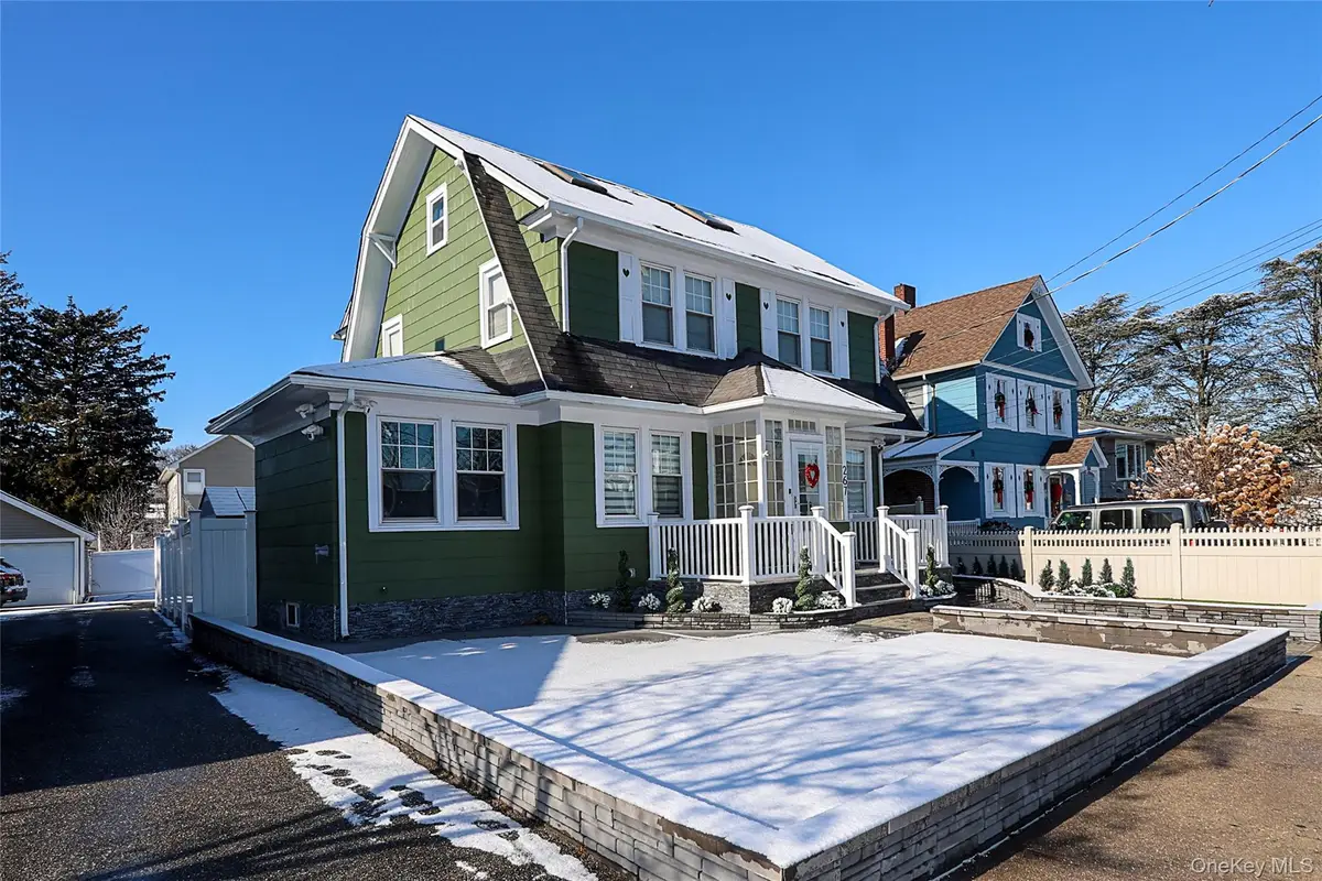 267 N Wellwood Avenue, Lindenhurst, NY 11757 - Image #1