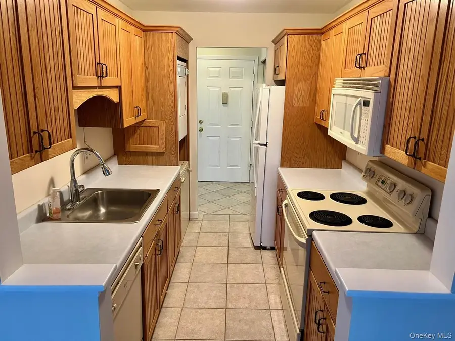 9 Loudon Drive #6, Fishkill, NY 12524 - Image #2