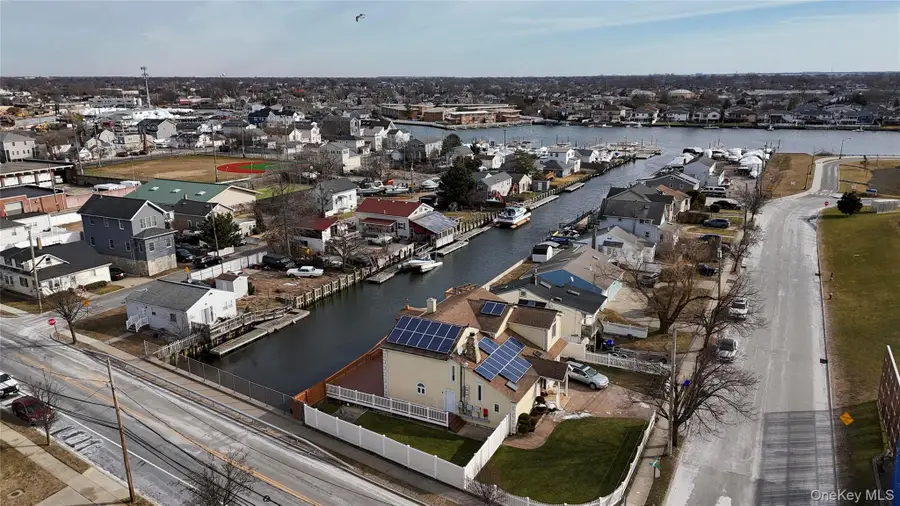 3 Marjorie Lane, East Rockaway, NY 11518 - #2