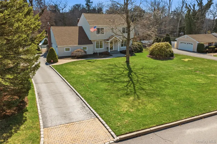 12 Fairway Drive, Middle Island, NY 11953 - #2