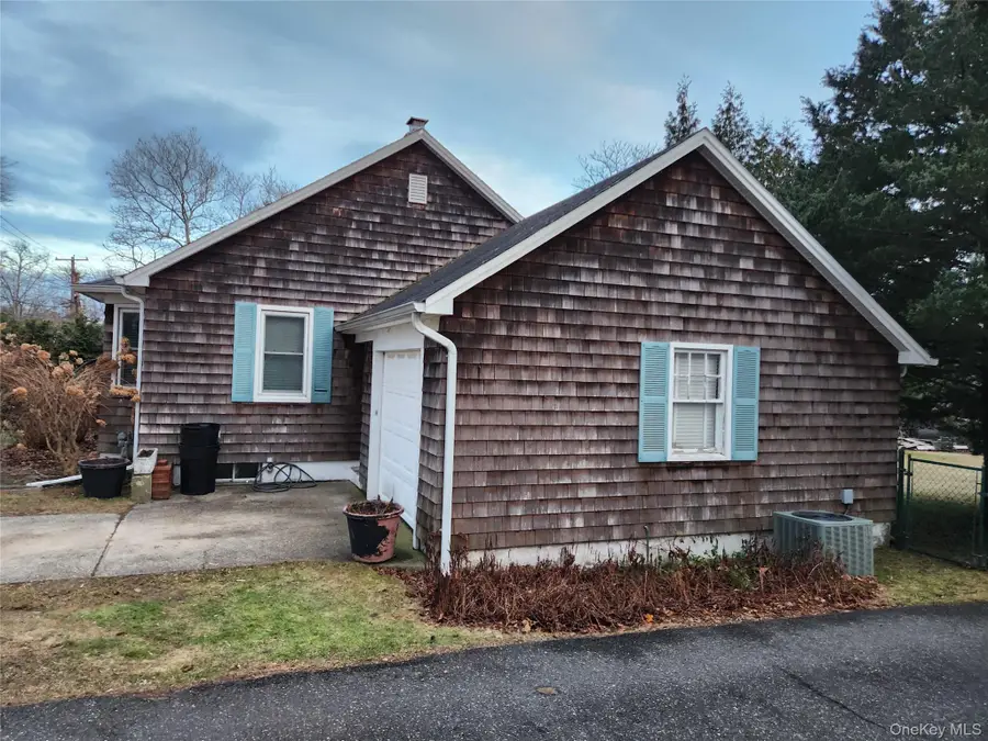 53 Riverside Drive, Riverhead, NY 11901 - Image #3