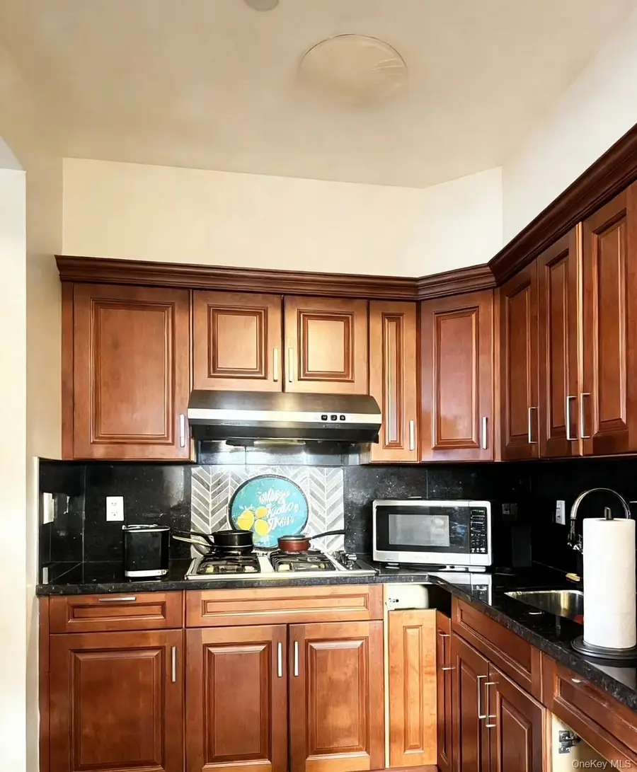 7177 159th Street #5D, Fresh Meadows, NY 11365 - Image #3