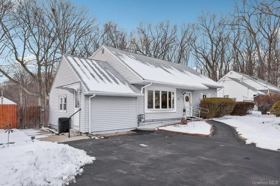 375 Laurel Road, Pearl River, NY 10965 - Image #2