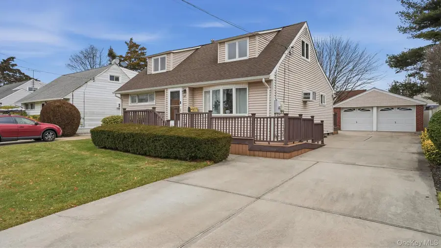 47 Vincent Road, Hicksville, NY 11801 - Image #2