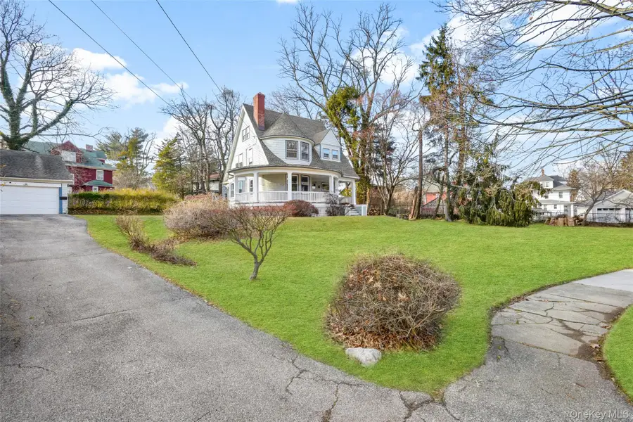 8 The Serpentine, New Rochelle, NY 10801 - Image #2