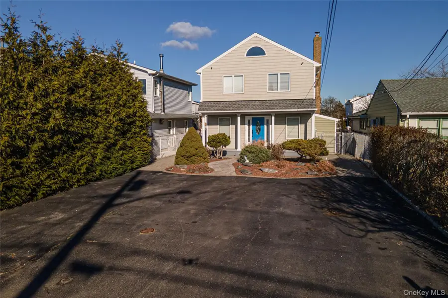 15 Roneck Court, Shirley, NY 11967 - Image #2