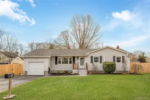 16 Hawkins Avenue, Center Moriches, NY 11934