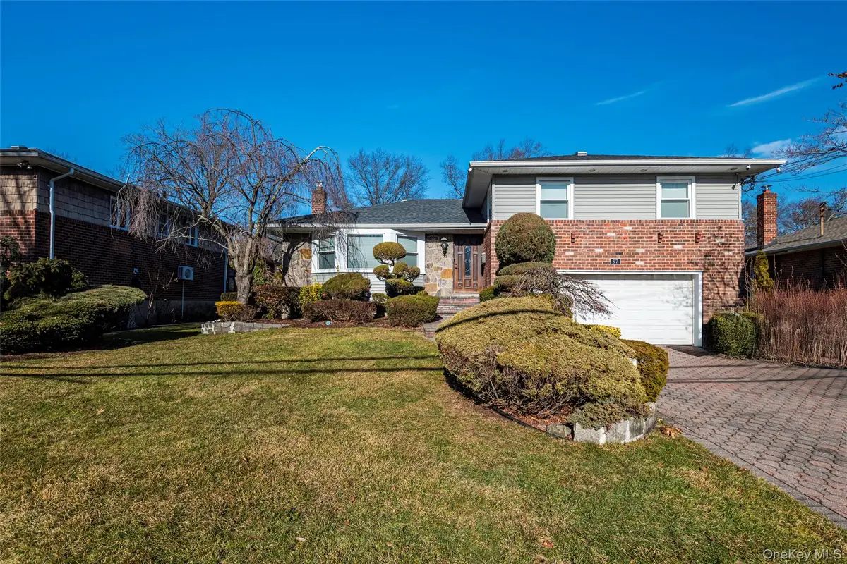 97 Gilmar Lane, Roslyn Heights, NY 11577 - Image #1