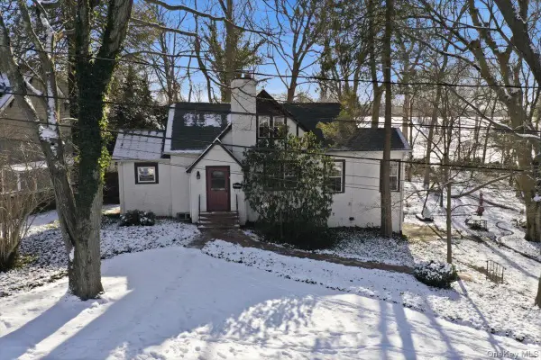 11 Muriel Road, Port Washington, NY 11050