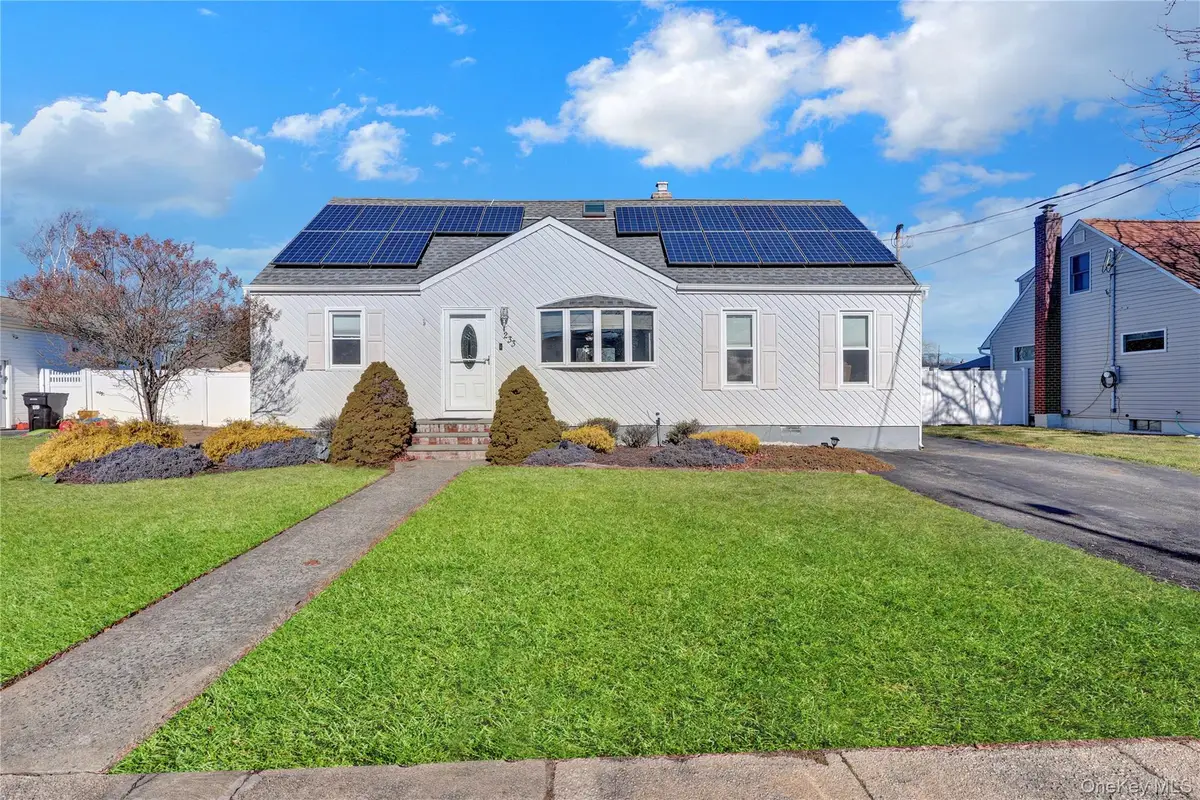 233 Sears Road, West Islip, NY 11795 - Image #1