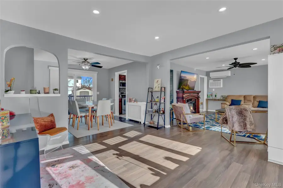 233 Sears Road, West Islip, NY 11795 - Image #3