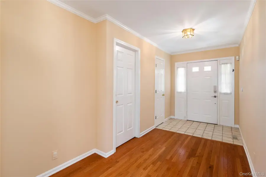 502 Kensington Way, Mount Kisco, NY 10549 - #2