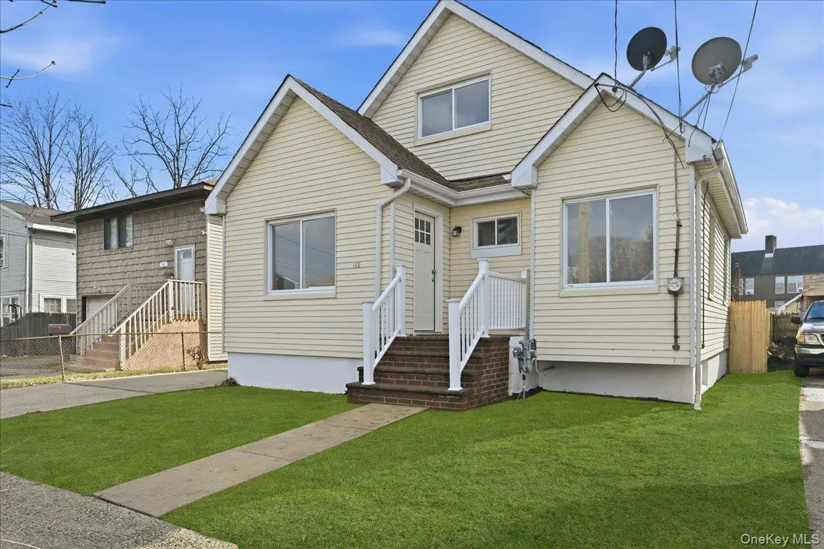 160 Argyle Avenue, Uniondale, NY 11553 - Image #1