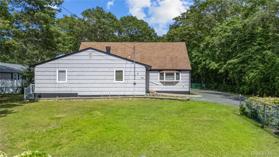 188 W End Avenue, Shirley, NY 11967 - Image #2