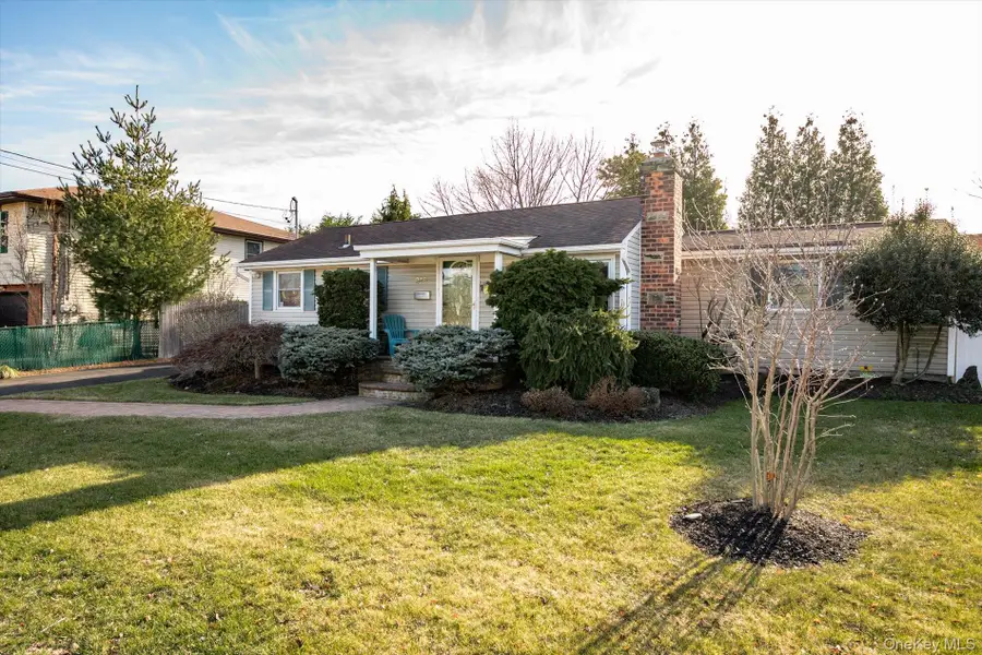 245 53rd Street, Lindenhurst, NY 11757 - Image #2