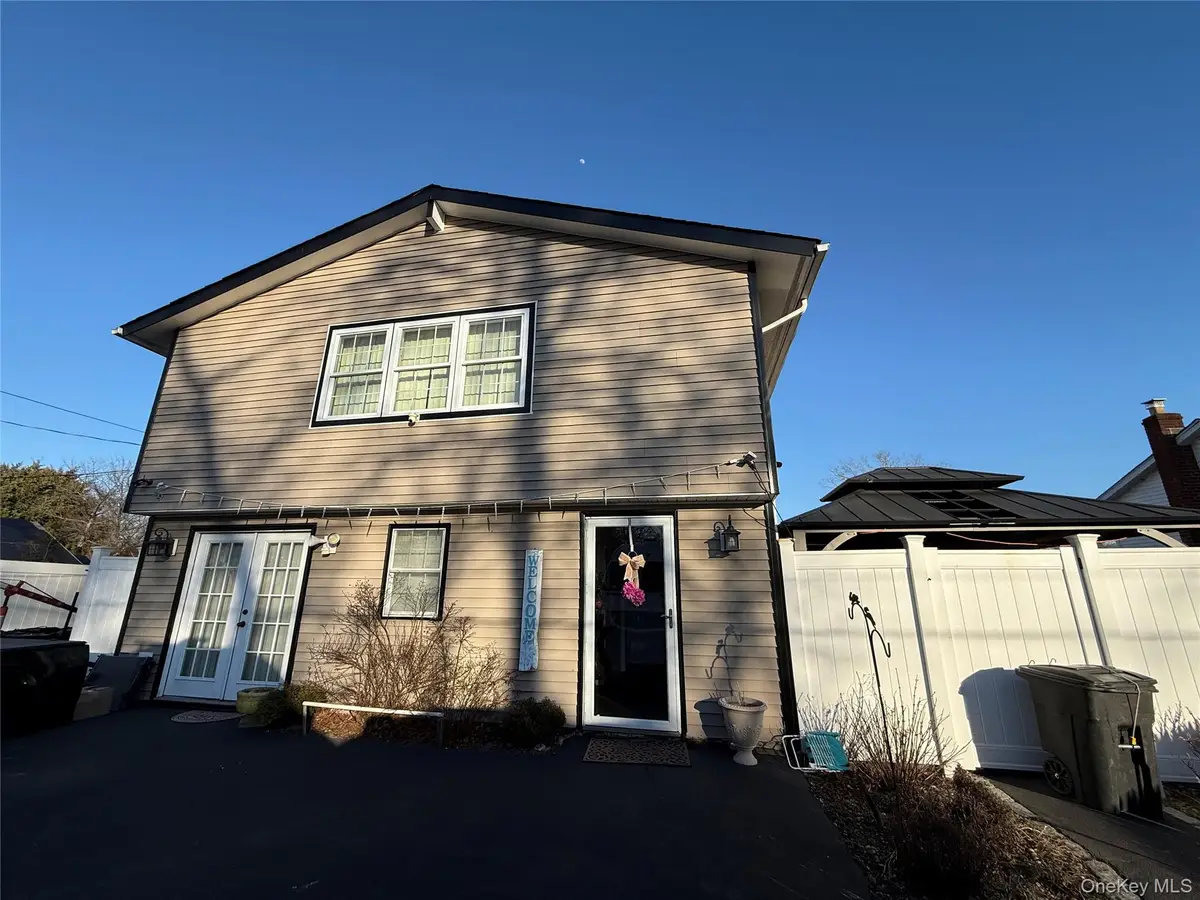 17 Hampton Road, Shirley, NY 11967 - Image #1