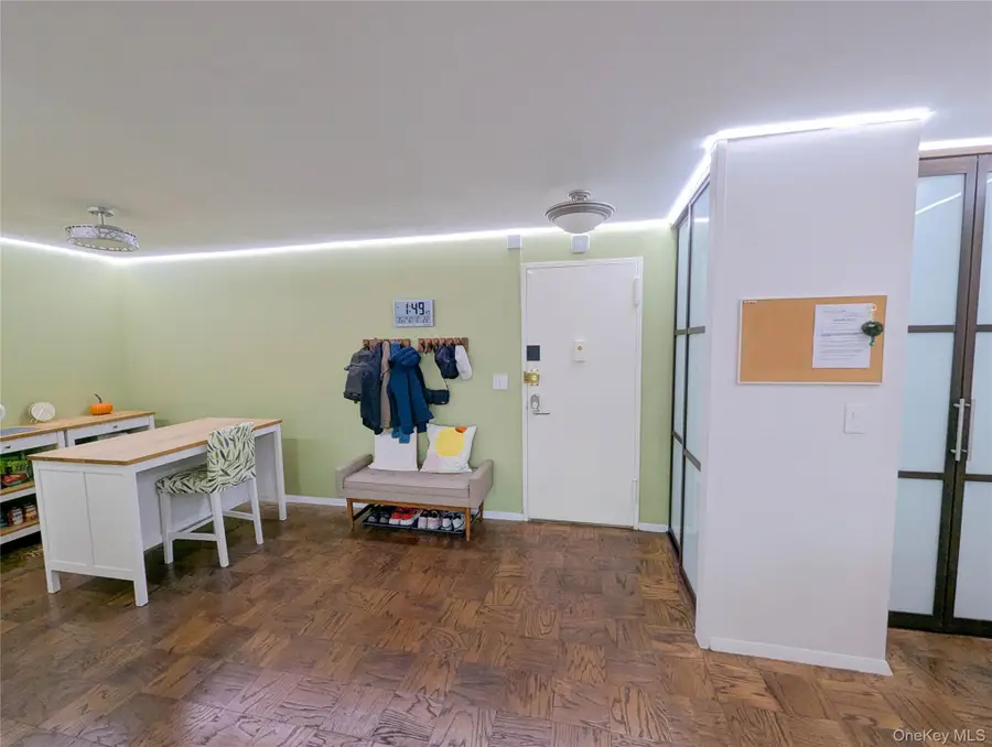 100 E Hartsdale Avenue #4JE, Hartsdale, NY 10530 - Image #2