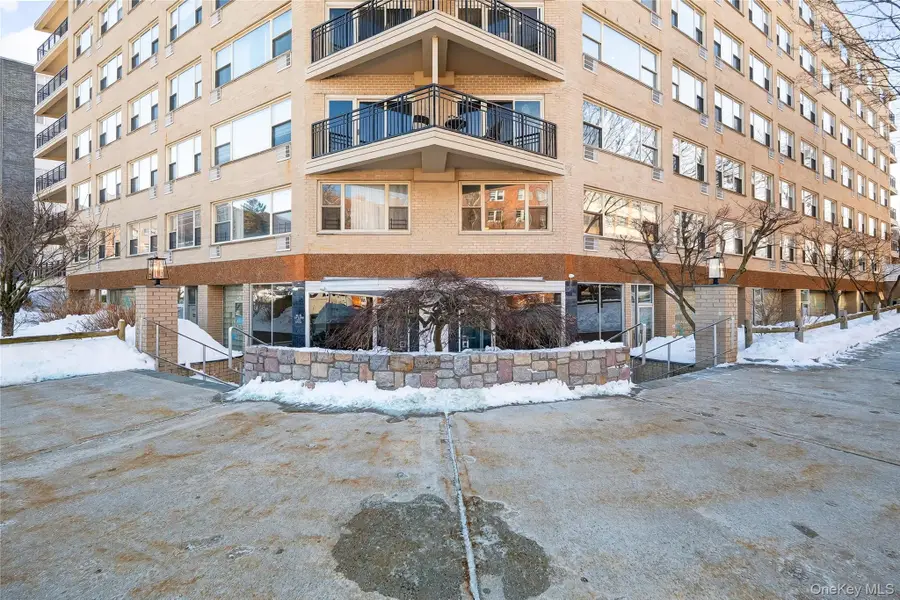 12 Old Mamaroneck Road #2G, White Plains, NY 10605 - Image #2