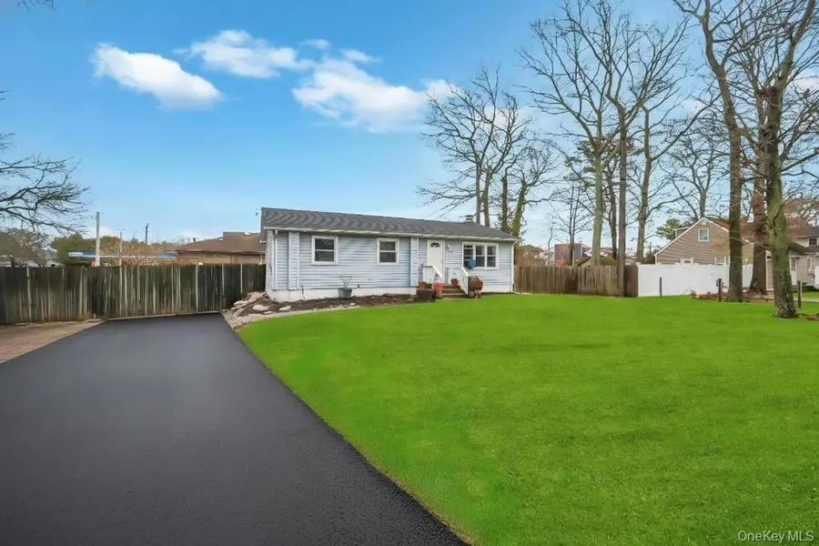 19 Windus Drive, Shirley, NY 11967 - Image #3