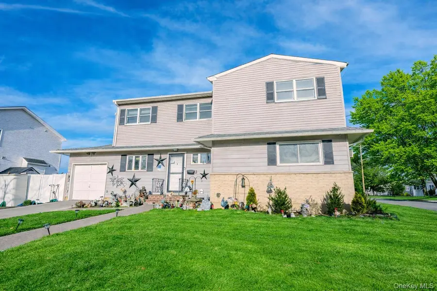 2 Kroll Street, Plainview, NY 11803 - Image #3