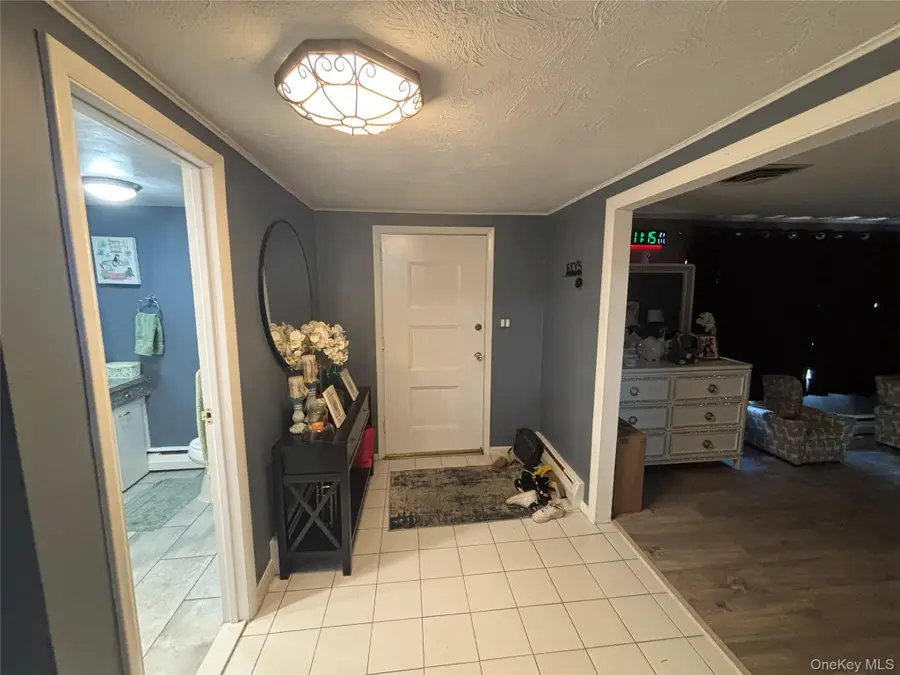 27 Henry Drive, Glen Cove, NY 11542 - Image #3