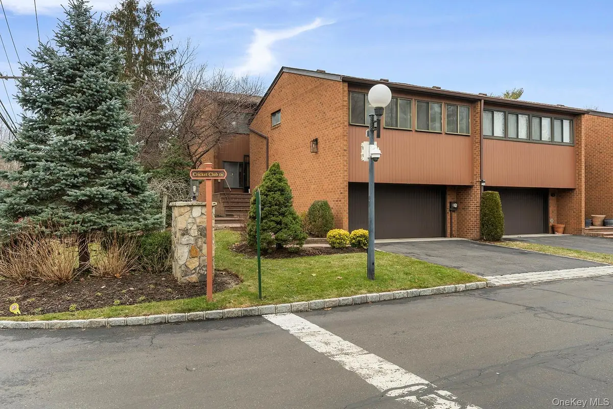 2 Cricket Club Drive, Roslyn, NY 11576 - Image #1