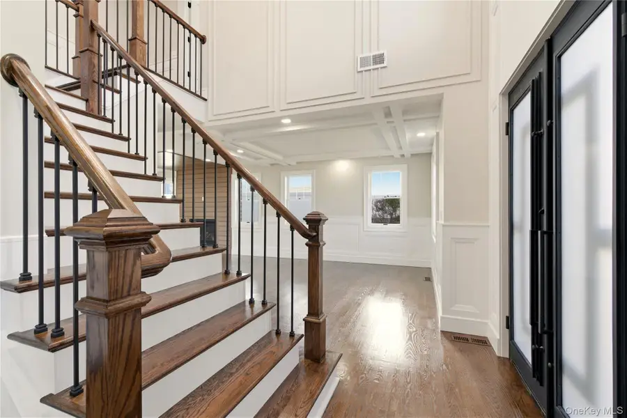 12 Lee Avenue, Albertson, NY 11507 - Image #3