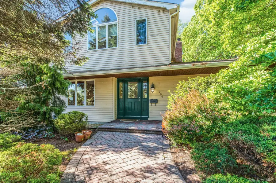 306 Versa Place, Sayville, NY 11782 - #3