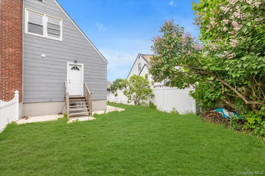 301 Merrifield Avenue, Oceanside, NY 11572 - Image #2