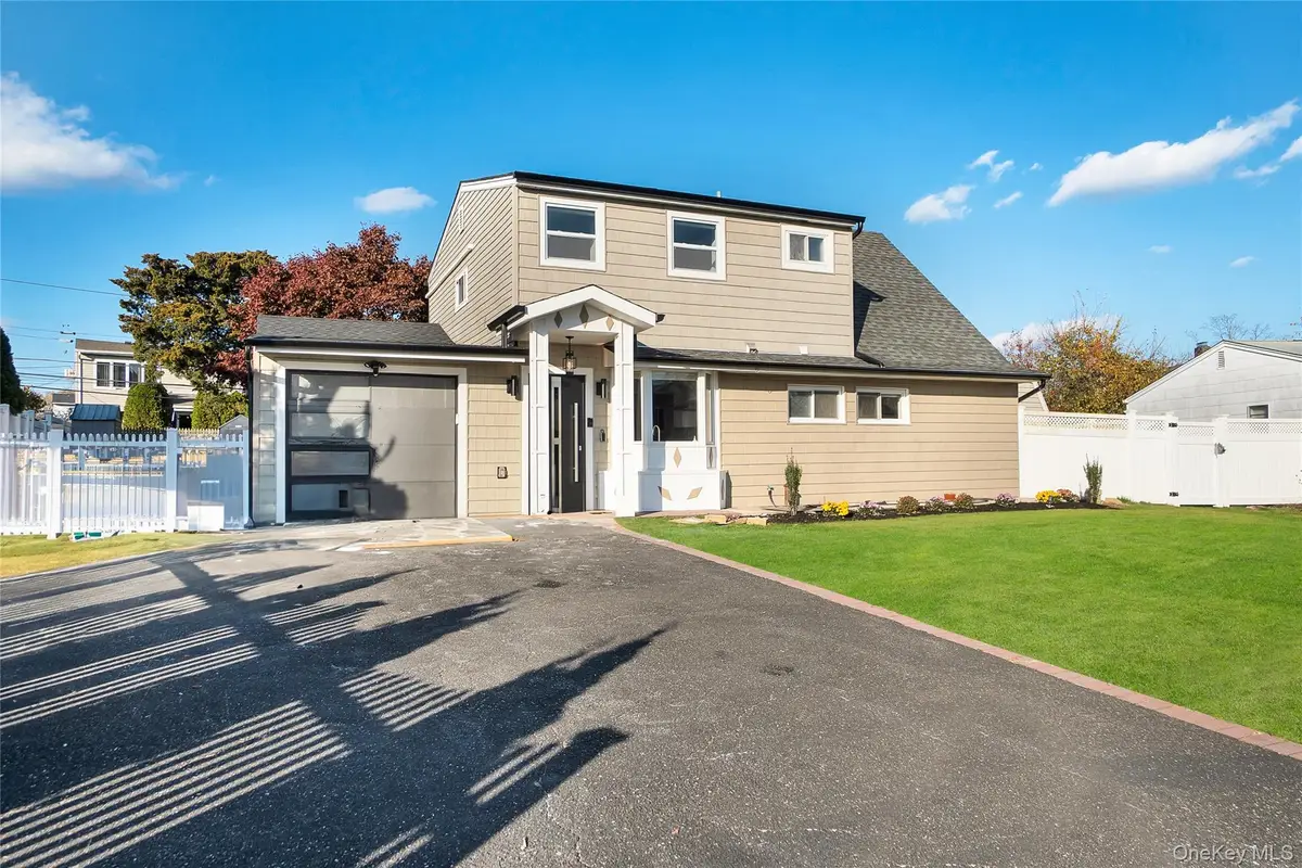 9 Autumn Lane, Hicksville, NY 11801 - Image #1