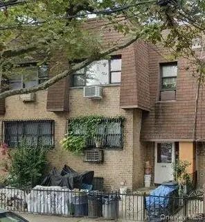 600 Pine Street, Brooklyn, NY 11208