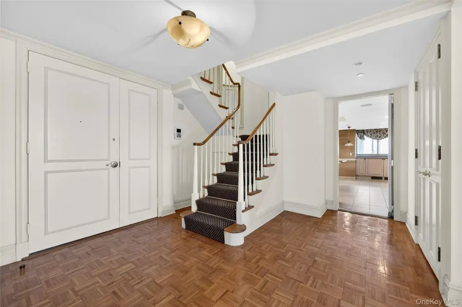 100 Hilton Avenue #PH 5, Garden City, NY 11530 - #2