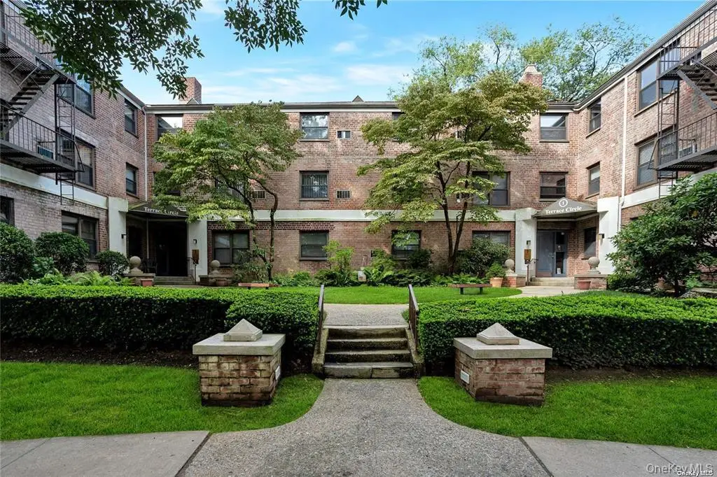 1 Terrace Circle #3H, Great Neck, NY 11021 - Image #1