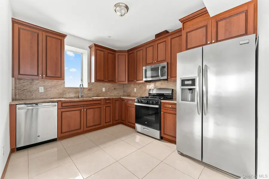 842 Ocean Parkway #8B, Brooklyn, NY 11230 - Image #2