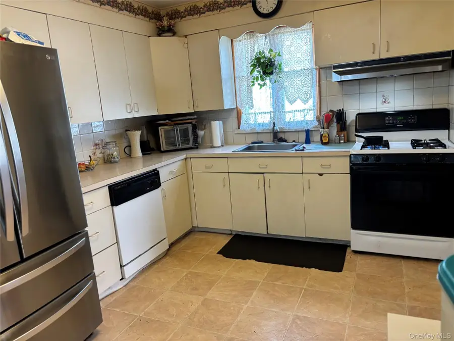 90 Madison Avenue, Westbury, NY 11590 - #2