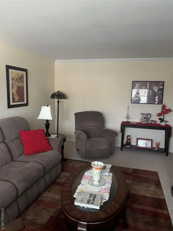 99 Madison Street #6U, Port Washington, NY 11050