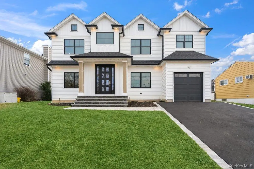 35 Main Parkway, Plainview, NY 11803 - Image #1