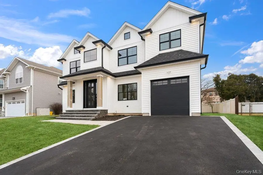 35 Main Parkway, Plainview, NY 11803 - Image #2