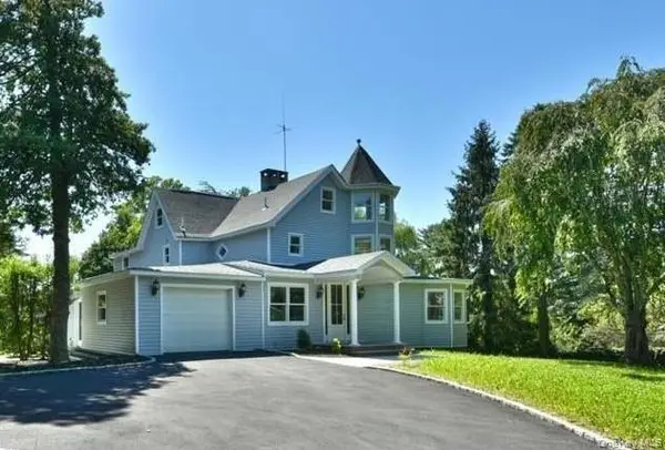 87 Dunlop Road, Huntington, NY 11743