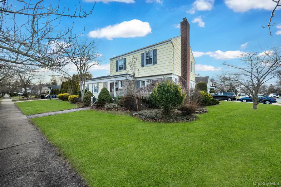 6 Elliott Place, Freeport, NY 11520 - Image #2