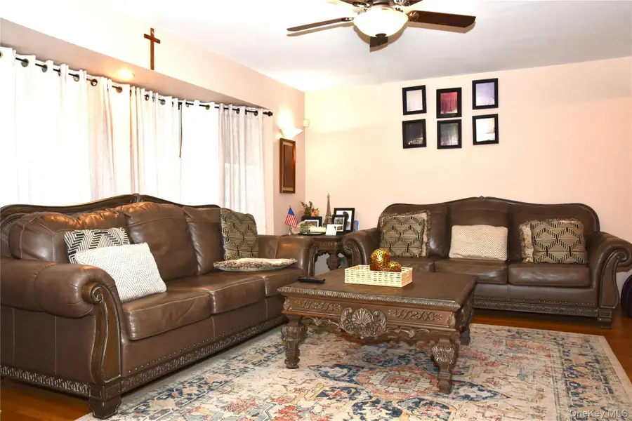 242 Munro Boulevard, Valley Stream, NY 11581 - #3