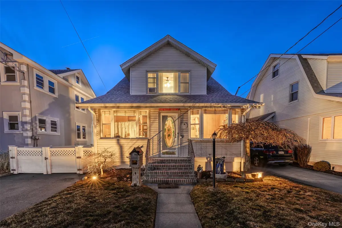 152 Rockaway Parkway, Valley Stream, NY 11580 - #1