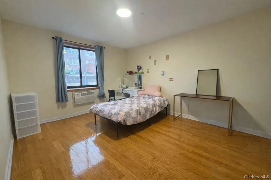 7548 Parsons Boulevard #2A, Fresh Meadows, NY 11366 - Image #3