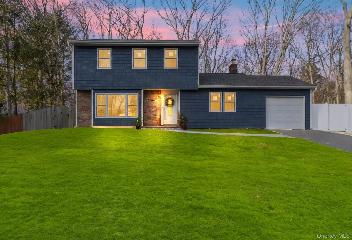 15 Bellaire Drive, Ridge, NY 11961 - #1