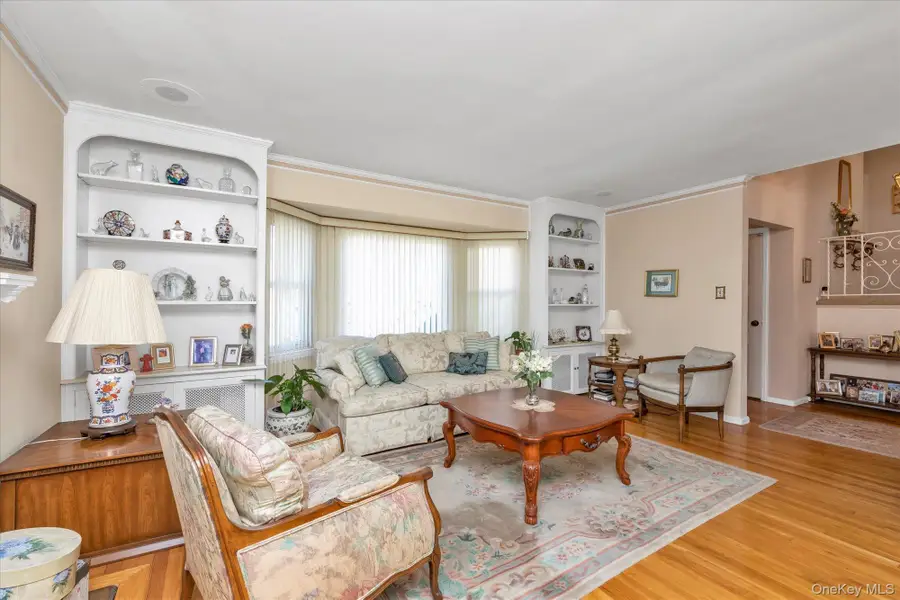 154 S Brush Drive, Valley Stream, NY 11581 - Image #3