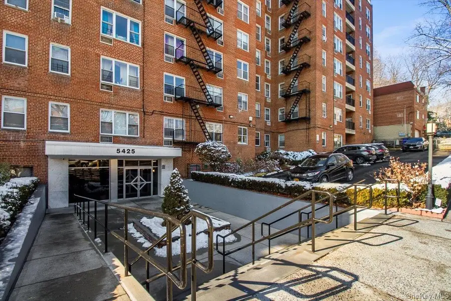 5425 Valles Avenue #3F, Bronx, NY 10471 - #2
