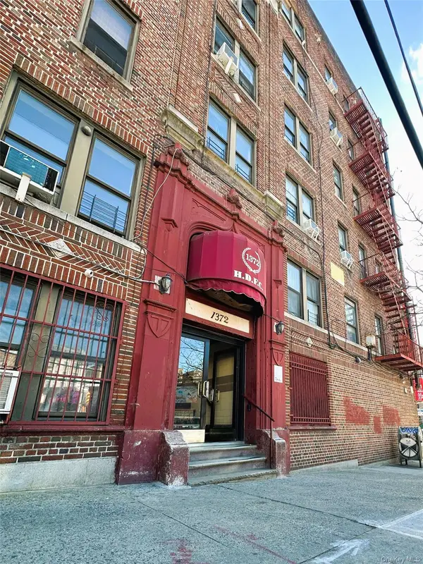 1372 Shakespear Avenue #2H, Bronx, NY 10452